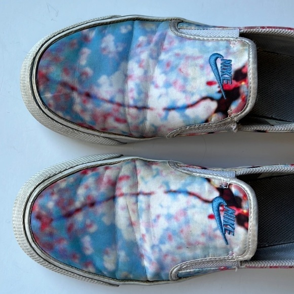 NIKE Cherry Blossom Toki Slip-On Sneakers - Picture 6 of 12